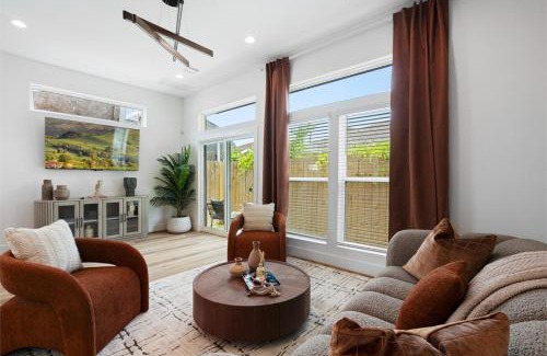 Northside Apartment | 2 Luxury Homes in 1 - Walk to Nightlife & Stadiums