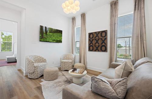 Northside Apartment | 2 Luxury Homes in 1 - Walk to Nightlife & Stadiums