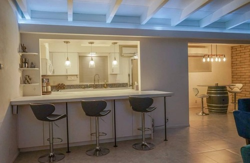 Indio House | 2 mi from Festivals, 2 Cozy King Beds, Wifi, Full Kitchen & Washer/Dryer!