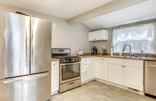 Foxboro House | 2 Mi to Gillette Stadium Foxborough Retreat!