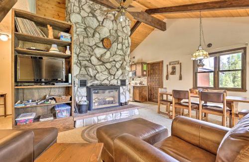 Grand Lake House | 2 Mi to Grand Lake Cabin with Fireplace and Library!