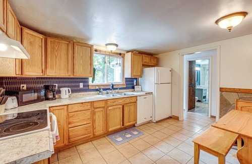 Muskegon House | 2 Mi to Michigan's Adventure: Family Home w/Patio