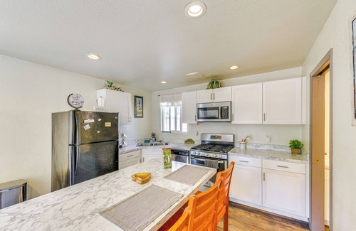 Eureka House | 2 Mi to Old Town: House w/Grill in Eureka!