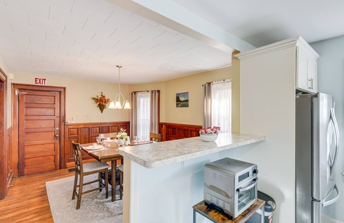 Buffalo Apartment | 2 Mi to Peace Bridge: Victorian-style Apartment