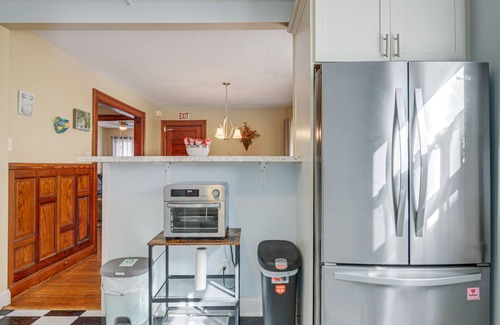 Buffalo Apartment | 2 Mi to Peace Bridge: Victorian-style Apartment
