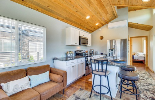 Pinetop-Lakeside House | 2 Mi to Rainbow Lake: Lovely Lakeside Tiny Home