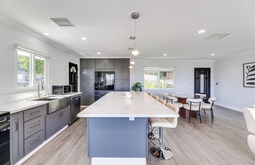 South Arroyo Cottage | 2 Mi to Rose Bowl Stadium: Mtn-view Gem w/Patio