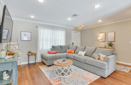 Fort Walton Beach House | 2 Mi to Shore Modern Retreat in Fort Walton Beach