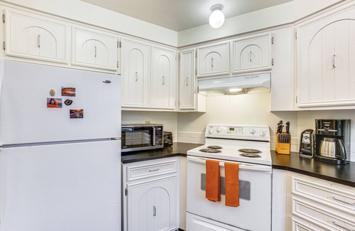 Southeast Eugene House | 2 Mi to University of Oregon: Pet-Friendly Abode