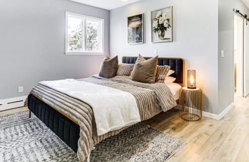 New London House | 2 Mi to USCG Academy! Convenient New London Home