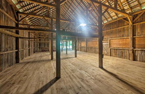 Stewartstown House | 2 Mi to Wineries Calm Cottage on 90 Acres with Barn