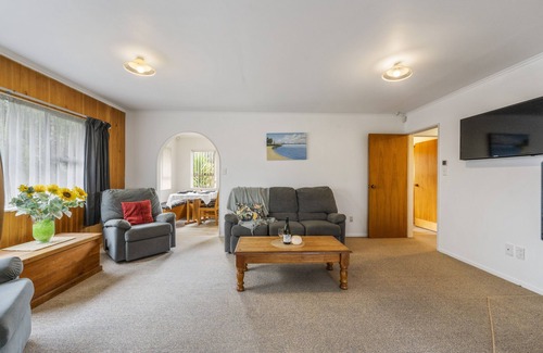 Richmond Heights House | 2 Mile Cosy Corner with wifi