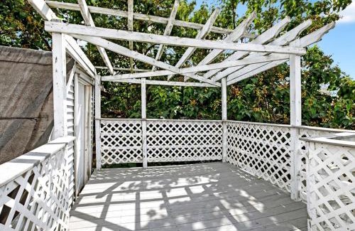 Graduate Hospital House | 2 Miles From Rocky Statue