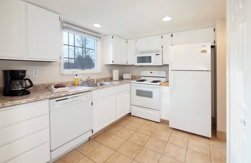 Cedar Condo | 2 miles to Good Harbor Beach, Hiking, Golf, Wine Tasting