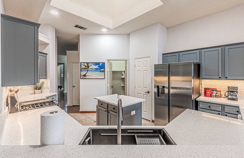 Rowlett House | 2 minutes from lake, Pickleball, Hot Tub, Pool table!