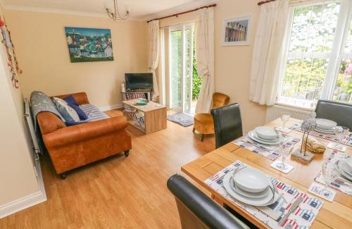 Saundersfoot House | 2 Primrose Cottage