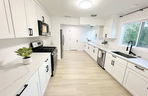 Hillsboro Other | 2 Private Acres - Single Level - 5 Bed Rooms 4 Bath - Surrounded by new Homes