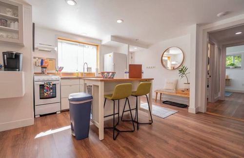 Lynchburg House | 2 Queen+1 Full | 2Full Baths | Walk to LU & Shops!