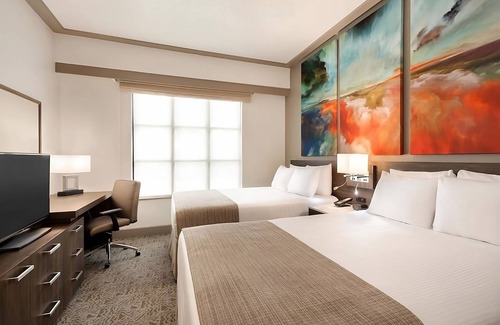 Florida Central Atlantic Coast Hotel | 2 Queen Suites w/Breakfast at Buena Vista, Minutes to SeaWorld Orlando!