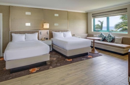 Garrison Historic Area Hotel | 2 Relaxing Beachfront Suites w/Hot Tub and Full-Service Spa Access