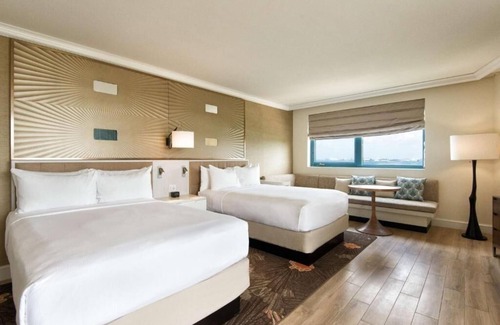 Garrison Historic Area Hotel | 2 Relaxing Beachfront Suites w/Hot Tub and Full-Service Spa Access