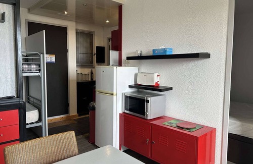 Saint-Pierre-la-Mer Apartment | 2-room apartment, pool, parking, near beach - St Pierre la Mer