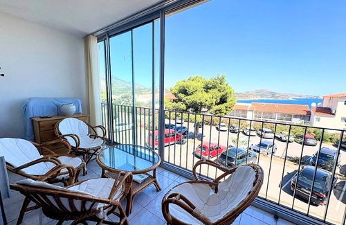 Banyuls-sur-Mer Apartment | 2-room apartment with loggia and WIFI, sea view