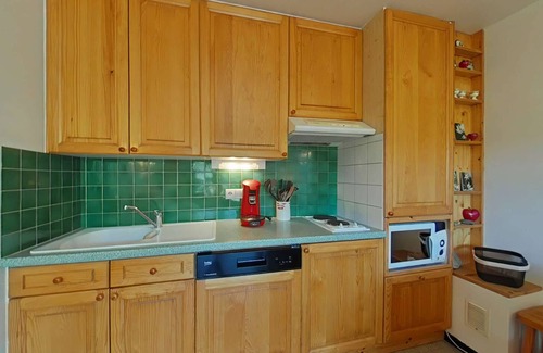 Le Chinaillon Apartment | 2-room apt with balcony in Chinaillon center, near slopes, parking and ski locker