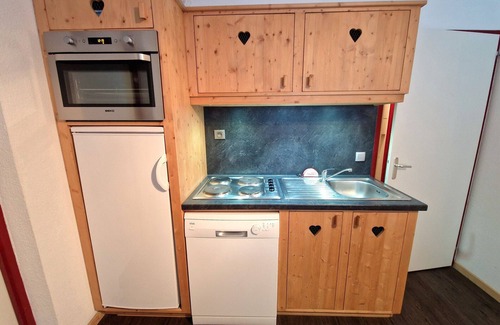 Valfrejus Apartment | 2 Rooms+Cabin, 6-8 Pers, 42m², Heart of Resort, Near Slopes, TV, DVD