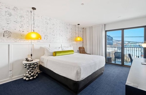 Venice Hotel | 2 Rooms w/Balcony Near Iconic Venice Pier | Rooftop | Free Breakfast