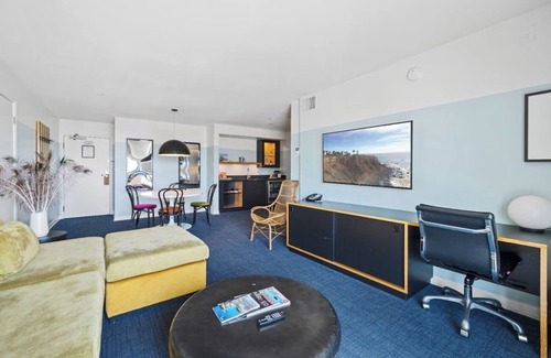 Venice Hotel | 2 Rooms w/Balcony Near Iconic Venice Pier | Rooftop | Free Breakfast