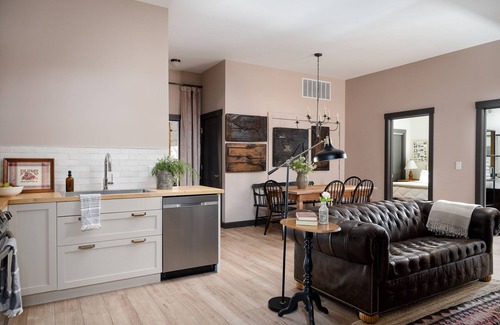 Nashville Apartment | 2-South: Cozy 2BR in Downtown Nashville, IN w/Rooftop Patio