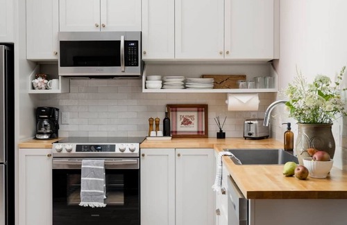 Nashville Apartment | 2-South: Cozy 2BR in Downtown Nashville, IN w/Rooftop Patio