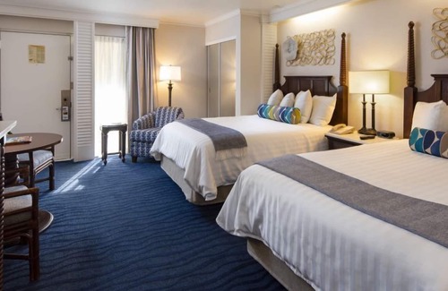 St. Pete Beach Hotel | 2 Standard Hotel Room at Island Grand at TradeWinds, 5 Onsite Pools!