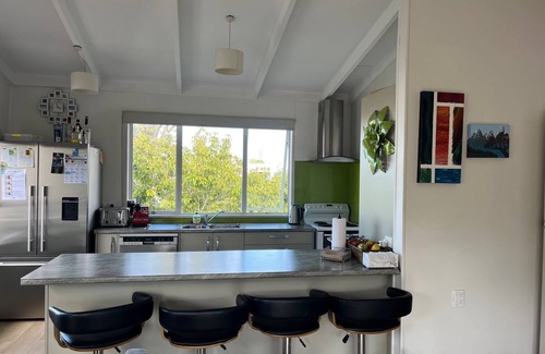Whangamata House | 2 storey holiday home - two minute walk to shops & cafes in beautiful Whangamata