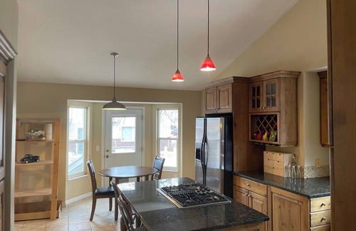 West Jordan House | 2 story, private, quiet upscale neighborhood MINUTES FROM 4 MAJOR SKI RESORTS