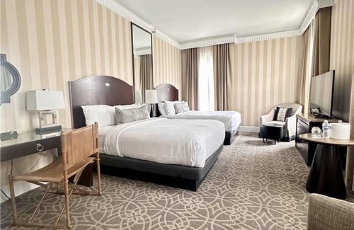 Manchester Hotel | 2 Units | Mountain Views, Golf Access & Spa Comfort in VT