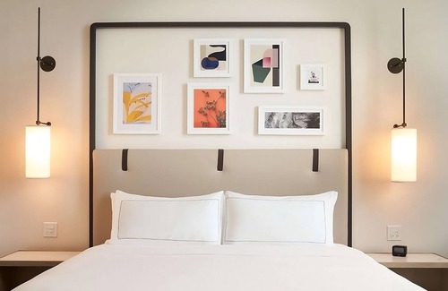 Ojus Hotel | 2 Units | Rooftop Pool | Pets Allowed | Near Aventura Mall & Beach