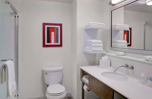 Columbus Hotel | 2 Units with Saltwater Pool | Free Breakfast | EV Charging | Near Casino