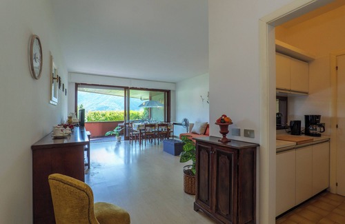 Susello Apartment | 2-zimmer-wohnung mit Balkon, Garten, Pool und Seesicht