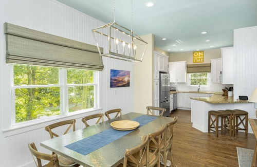 Kiawah Island House | 20 Atlantic Beach: Community Pool, Golf & Lagoon Views, Beach Gear/Bike Credit