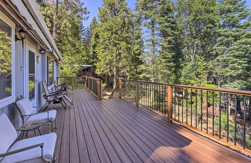 Shingletown Cottage | 20 Mi to Lassen Park: Chateau w/Mt Shasta View!