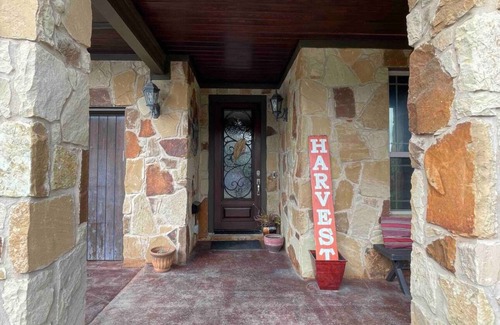 Imperial Valley House | 20 min from Downtown Austin ,20 min to Circuit of the Americans 10 min to Tesla