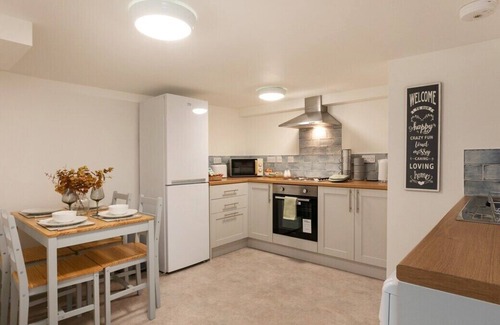 Lincoln Apartment | 20% Monthly Discount - Near Hospital