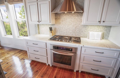 Plantation House | 20% OFF FALL! 'Forcynthia' Luxury Bay Home, 4BR/4.5BA w/dock, kayak launch