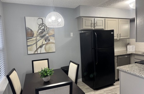 Irving Condo | 20% Off Townhome 2BD/1.5BA HWY161/183 DFW Air I841