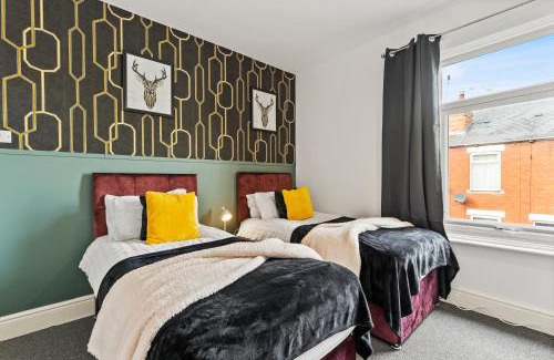 Doncaster House | 20 percent off! Boutique Doncaster Abode - Sleeps 6!