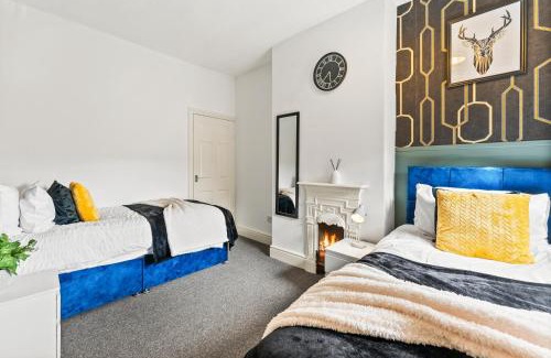 Doncaster House | 20 percent off! Boutique Doncaster Abode - Sleeps 6!