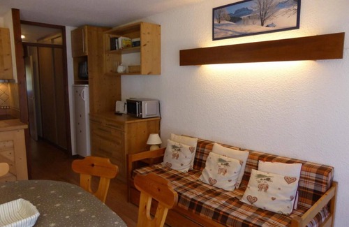 Les Contamines-Montjoie Apartment | 200m from ski slopes, 2nd floor, balcony, tv, ski locker, 41m², Les Contamines-Montjoie