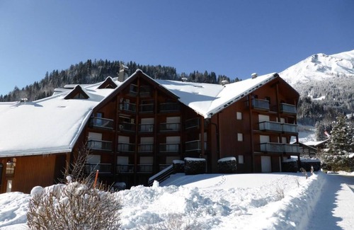 Les Contamines-Montjoie Apartment | 200m from ski lifts, 3rd floor, balcony, parking, tv, ski locker, 53m², Les Contamines-Montjoie